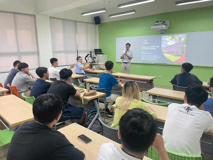 [活動成果照片] 112-1機電系英語角落-To further study at the University of Adelaide圖片