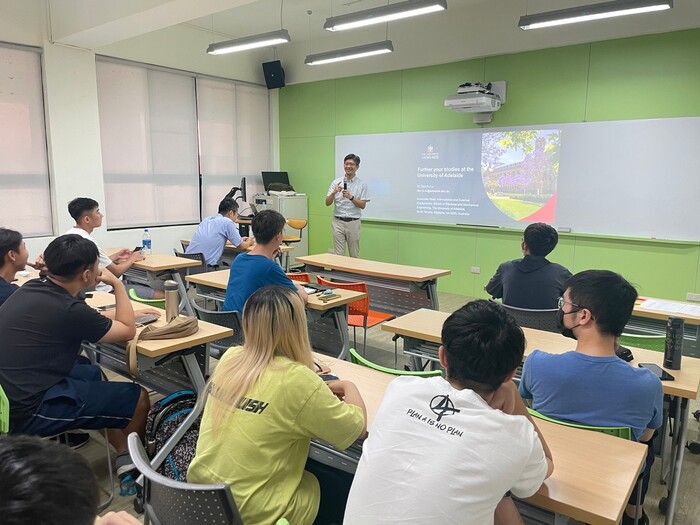 [活動成果照片] 112-1機電系英語角落-To further study at the University of Adelaide圖片
