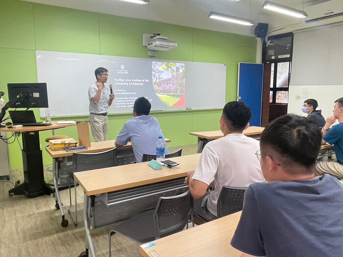 [活動成果照片] 112-1機電系英語角落-To further study at the University of Adelaide圖片