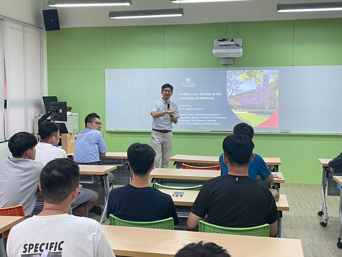 [活動成果照片] 112-1機電系英語角落-To further study at the University of Adelaide圖片