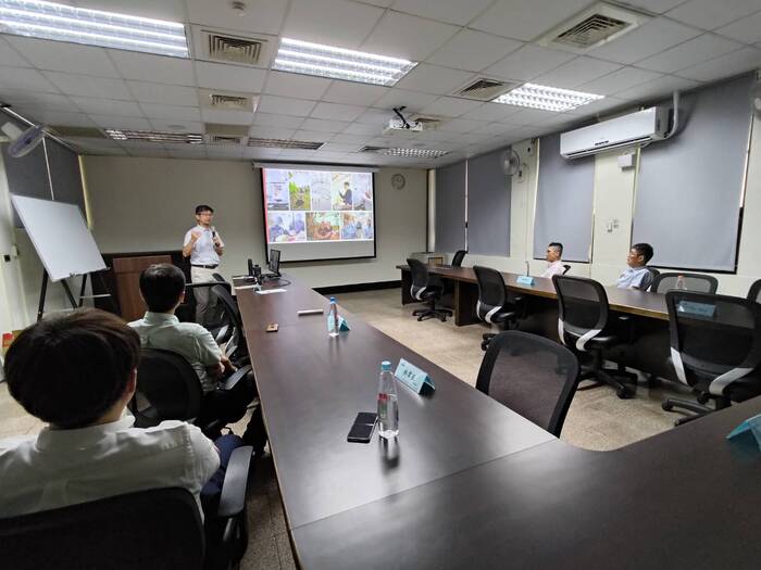 [活動成果照片] 112-1機電系英語角落-To further study at the University of Adelaide圖片
