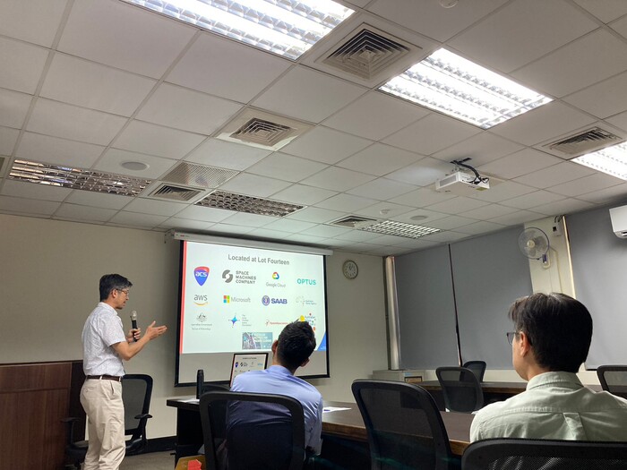 [活動成果照片] 112-1機電系英語角落-To further study at the University of Adelaide圖片