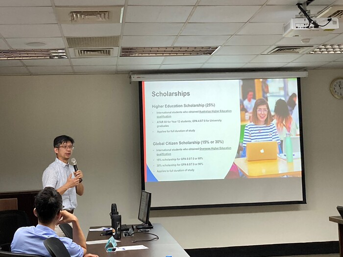 [活動成果照片] 112-1機電系英語角落-To further study at the University of Adelaide圖片