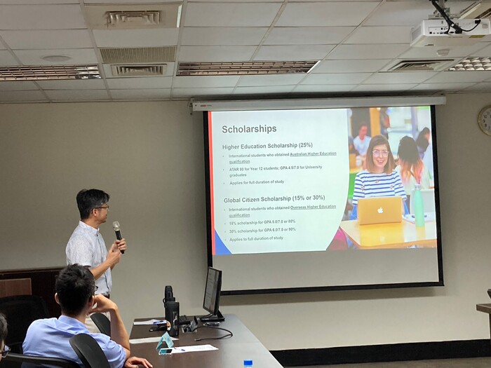 [活動成果照片] 112-1機電系英語角落-To further study at the University of Adelaide圖片