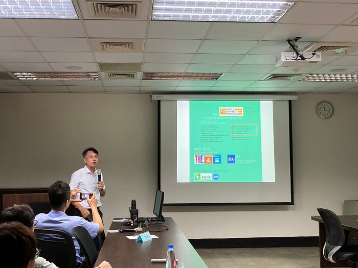 [活動成果照片] 112-1機電系英語角落-To further study at the University of Adelaide圖片