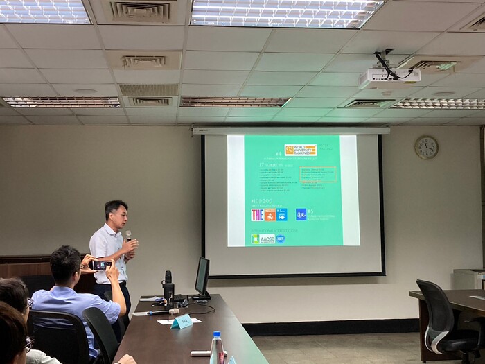 [活動成果照片] 112-1機電系英語角落-To further study at the University of Adelaide圖片