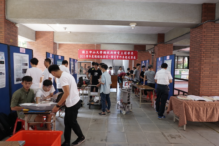 105學年度專題製作成果照片圖片