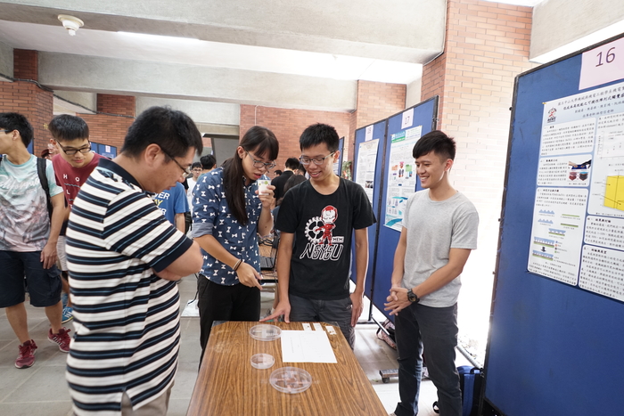 105學年度專題製作成果照片圖片