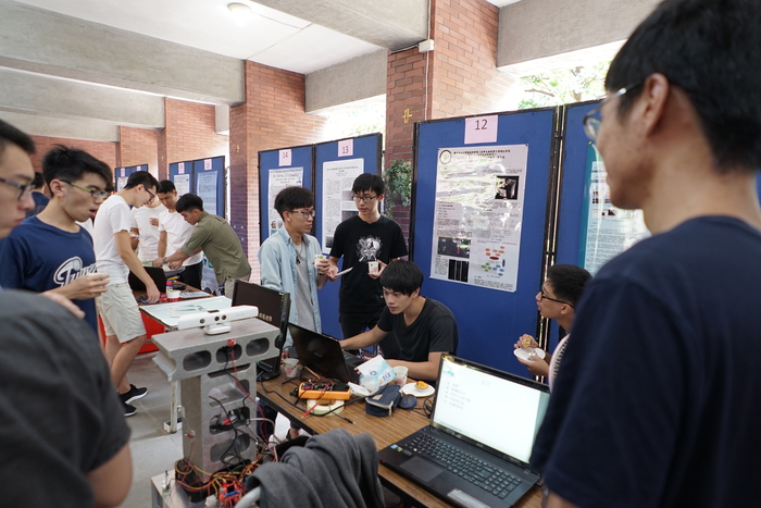 105學年度專題製作成果照片圖片