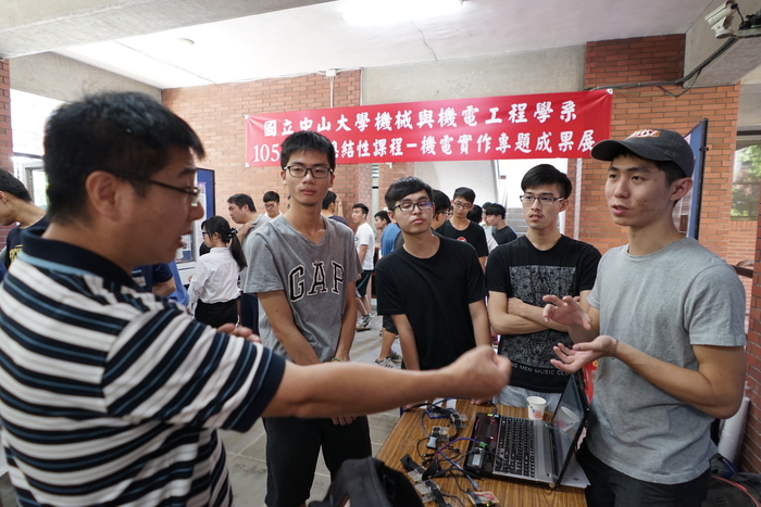 105學年度專題製作成果照片圖片