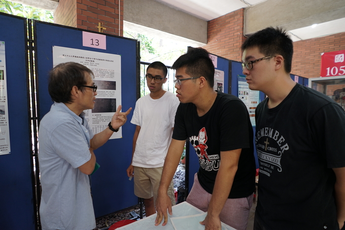 105學年度專題製作成果照片圖片