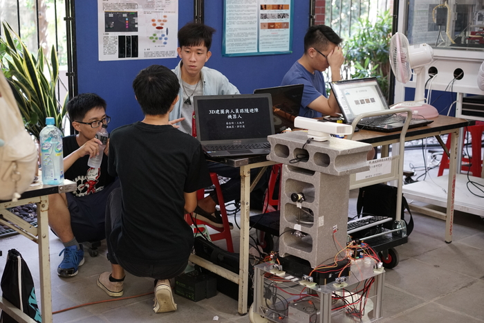 105學年度專題製作成果照片圖片