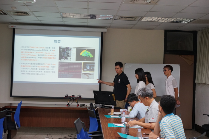105學年度專題製作成果照片圖片