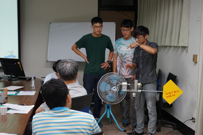 105學年度專題製作成果照片圖片