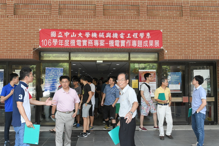 106學年度專題成果展照片圖片