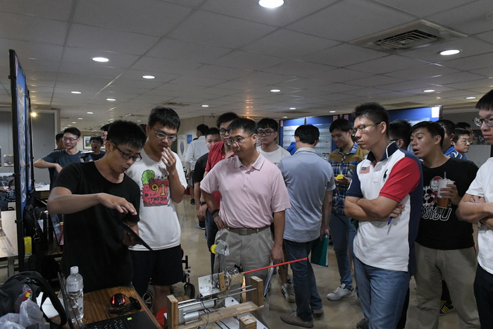 106學年度專題成果展照片圖片